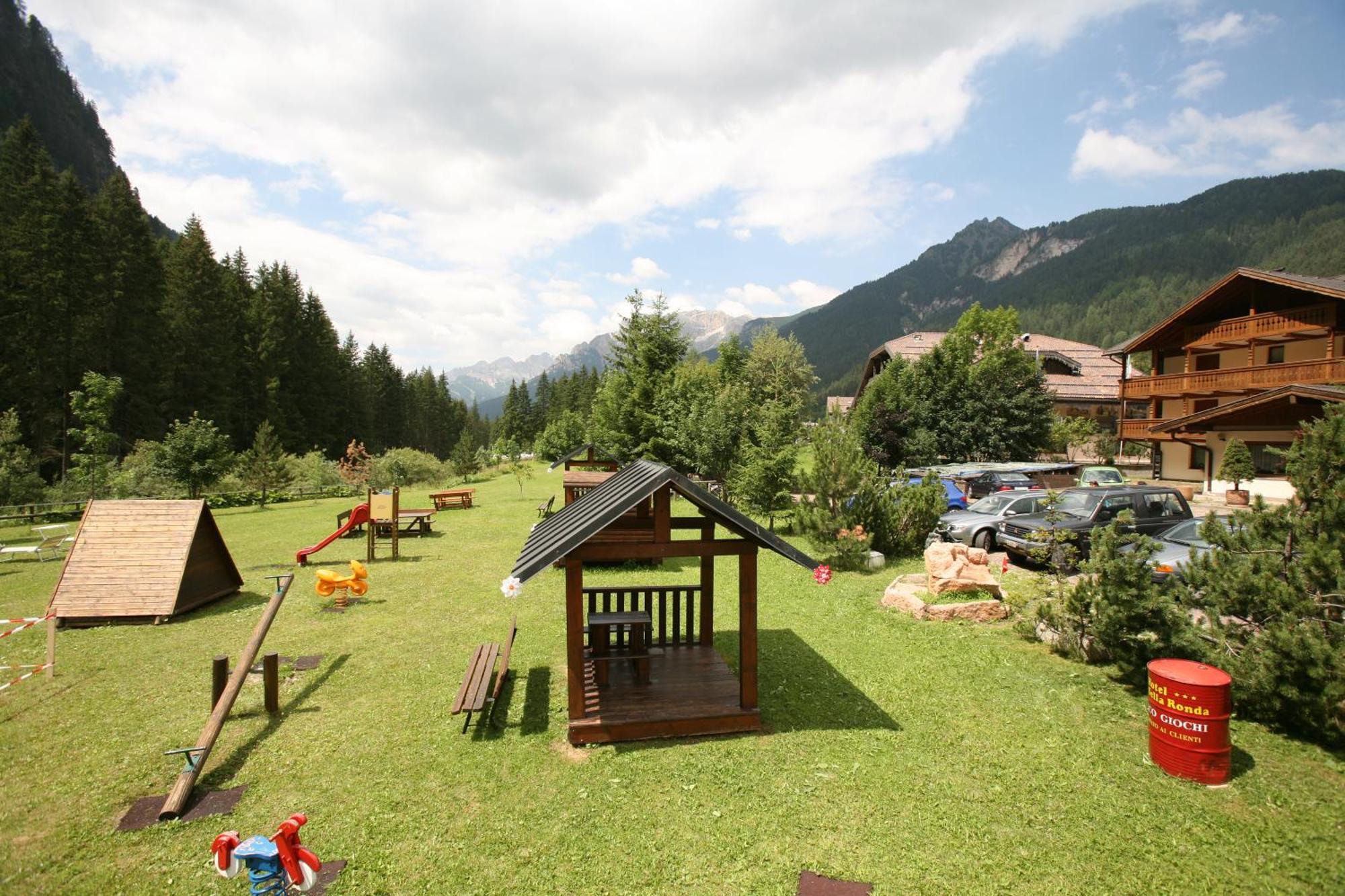 Hotel Sella Ronda Serenella Campitello di Fassa Luaran gambar